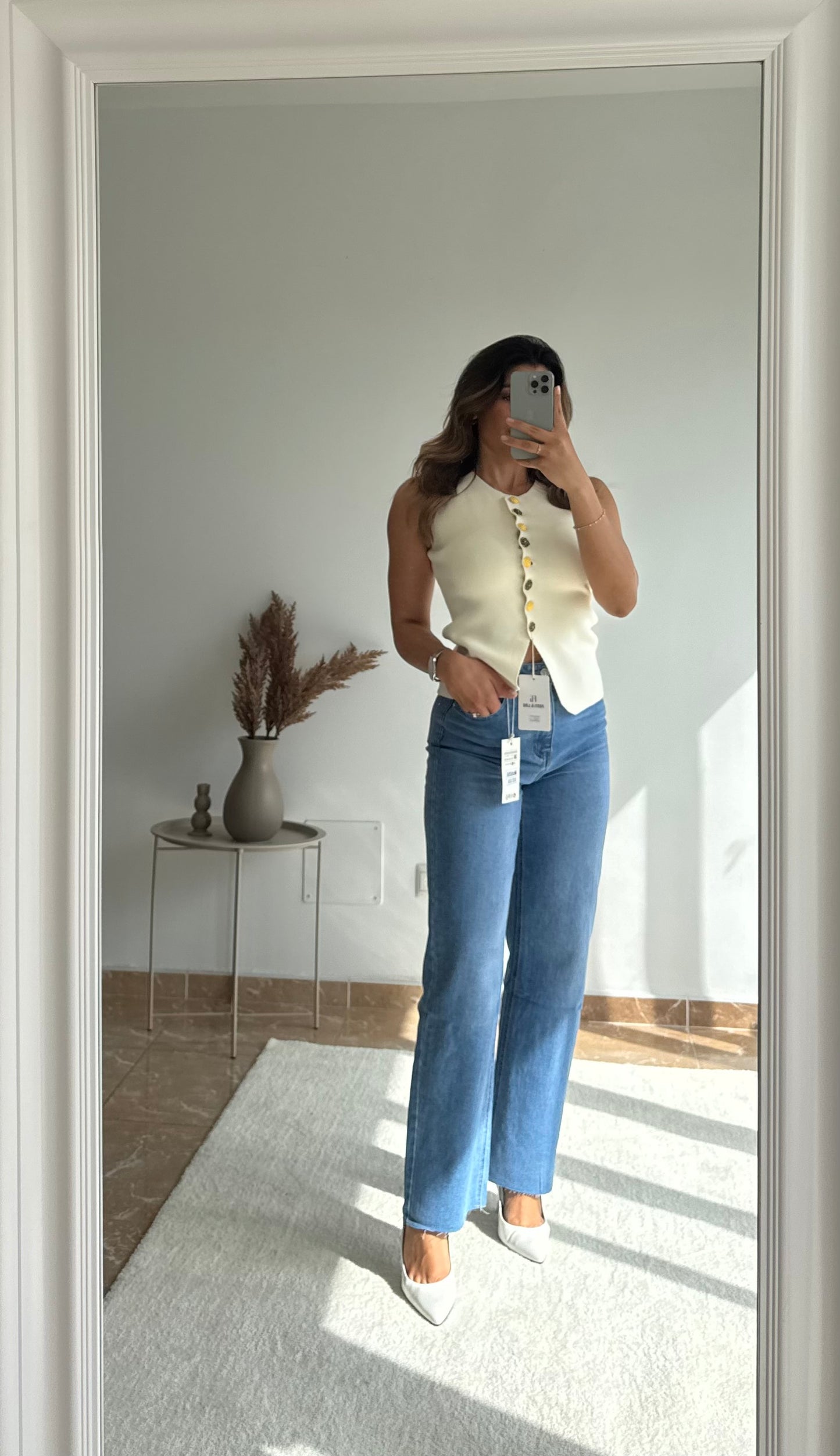 Chaleco detalles joya beige