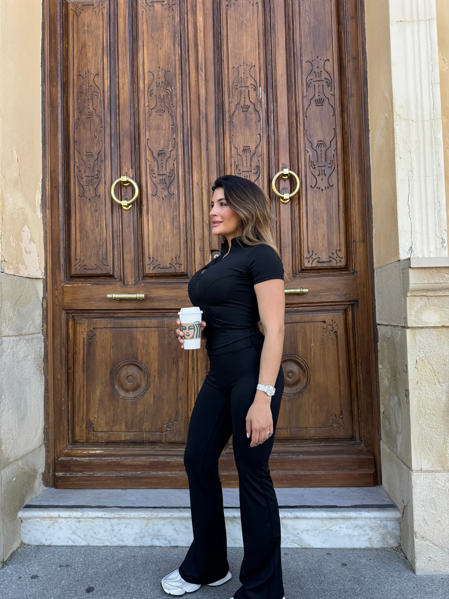Conjunto Deportivo – Top Zip Leggings de campana